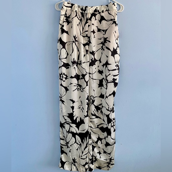 Zara Black and White floral Wide Leg Pant size Small - Picture 3 of 9